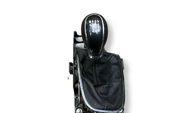 Opel Astra J Gear shifter/selector 8126201000