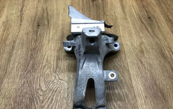 Porsche Macan (95B) Engine mounting bracket 00057325 4G0199308K