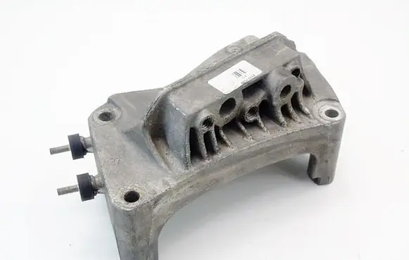 Fiat 500X Engine mounting bracket 55272704