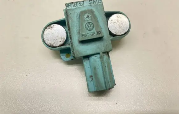 Audi A6 S6 C6 4F Airbag deployment crash/impact sensor 4F0955557