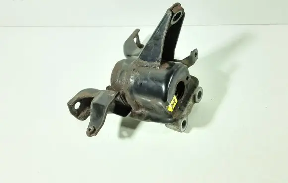 Engine mount bracket