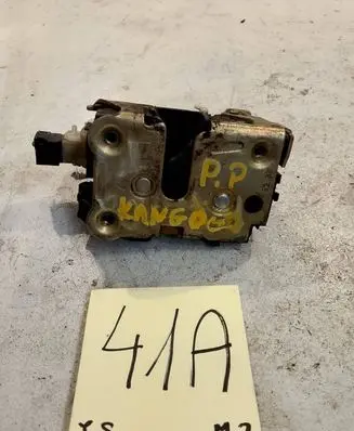 Renault Kangoo I Front door lock 8200727504
