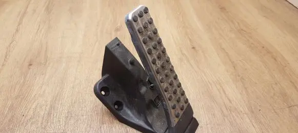 Mercedes-Benz GLC X253 C253 Accelerator throttle pedal A2533000104