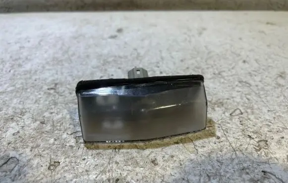Toyota RAV 4 (XA40) Number plate light