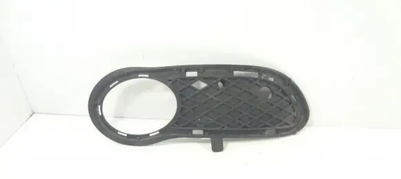 Mercedes-Benz C W203 Front bumper lower grill 2038851023 A2038851023