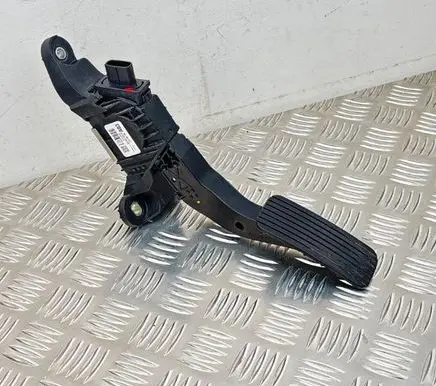 Hyundai Kona I Accelerator throttle pedal 00136810 32700XXXXX