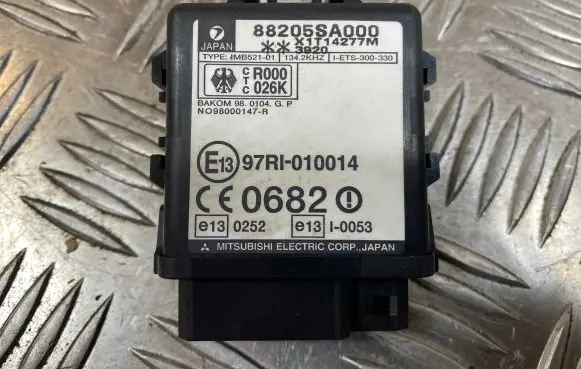 Subaru Forester SG Immobilizer control unit/module 88205SA000 X1T14277M 97RI010014