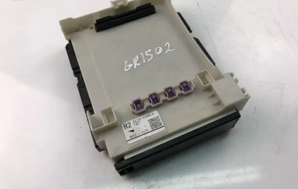 Toyota RAV 4 (XA50) Fuse box set 8273042890A