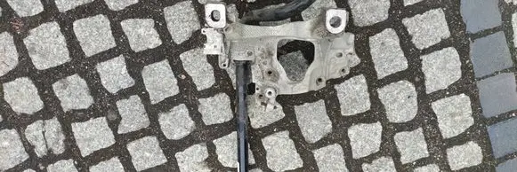 Audi A4 S4 B9 8W Engine mounting bracket 8W0399296E