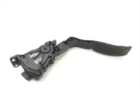 Dacia Sandero Accelerator throttle pedal 180106136R 6PV009085