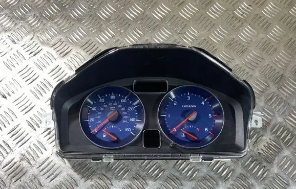 Volvo C30 Speedometer (instrument cluster) 30695998