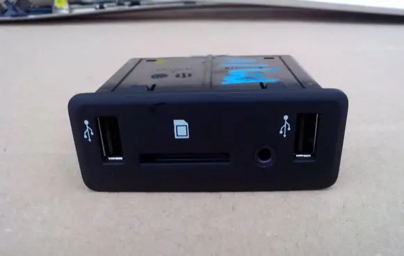 Renault Megane IV USB socket connector