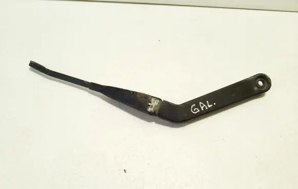 Nissan X-Trail T30 Rear wiper blade arm