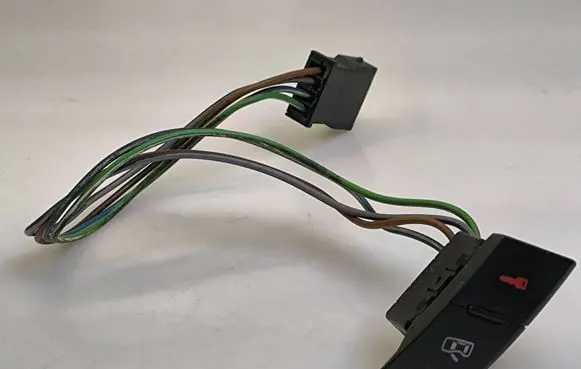 Audi A6 S6 C5 4B Central locking switch button 4B1962107B98 9711 893971994