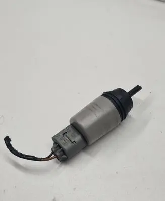 BMW 3 E90 E91 Windscreen/windshield washer pump 6934159 23557610