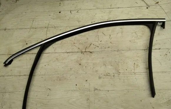 Opel Insignia B Rubber seal front coupe door window 39134436