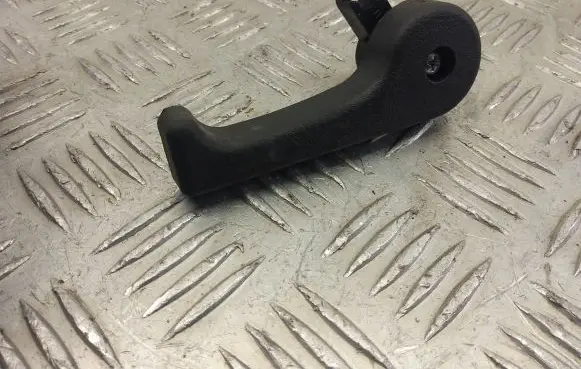 Hyundai i30 Engine bonnet (hood) release handle