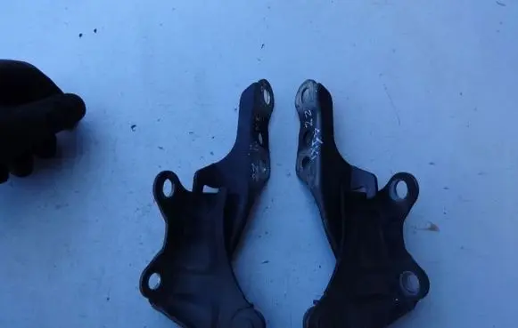 Hyundai i30 Engine bonnet/hood hinges
