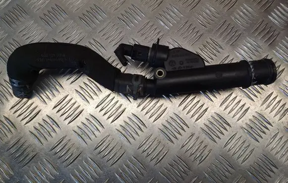 Audi A6 S6 C6 4F Engine coolant pipe/hose 038121132G