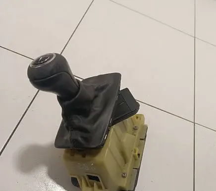 Mercedes-Benz E W212 Gear shifter/selector A2042676324