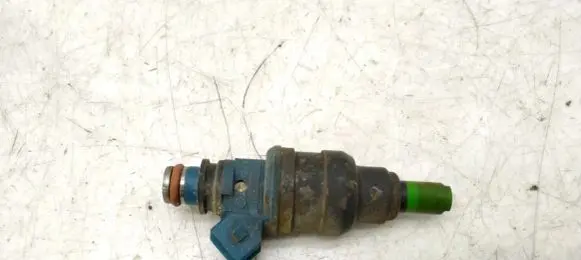 Mitsubishi Colt Fuel injector INP068