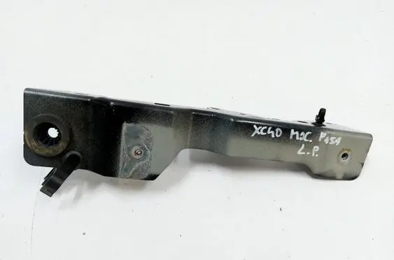 Volvo XC40 Fender mounting bracket 32277537