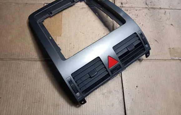 Volkswagen Touran I Dash center air vent grill 1T1819728