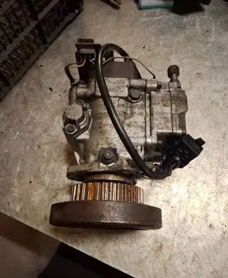 Volkswagen Transporter - Caravelle T4 Fuel injection high pressure pump 0460415996