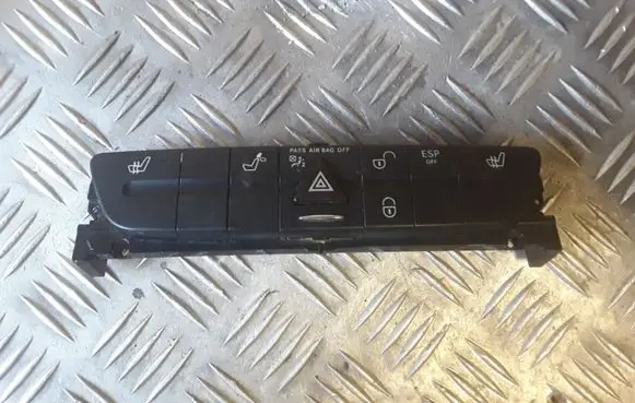 Mercedes-Benz E W211 Hazard light switch 2118210558