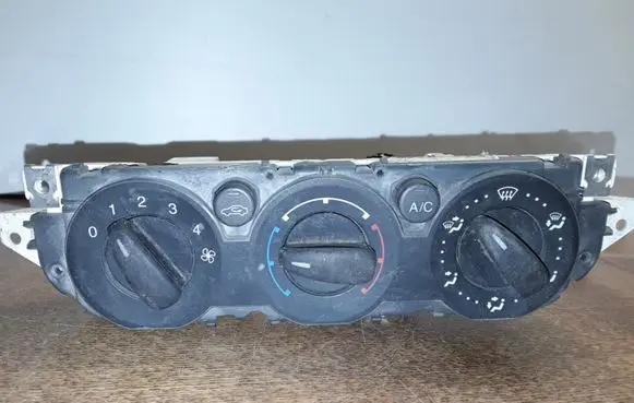Ford Focus Climate control unit 3M5T19980AD 3M5T19980