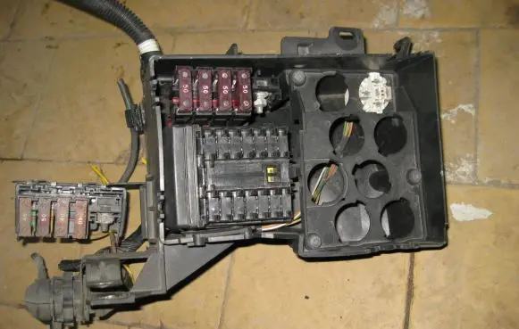 Peugeot 406 Fuse box set