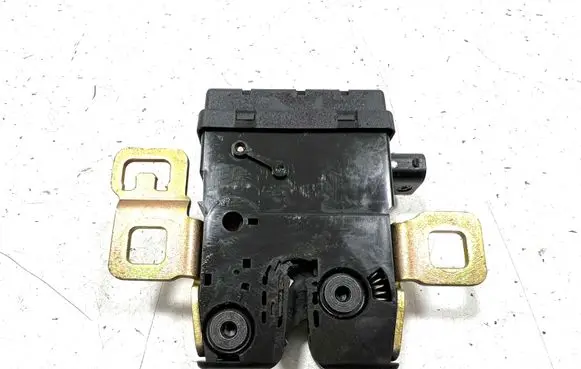 Land Rover Range Rover Sport L320 Tailgate window lock/catch/latch FQR500040