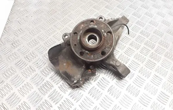 Volvo V70 Front wheel hub 9461943