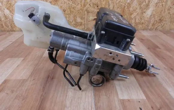 Toyota Camry VIII XV70 Brake booster 4721033620