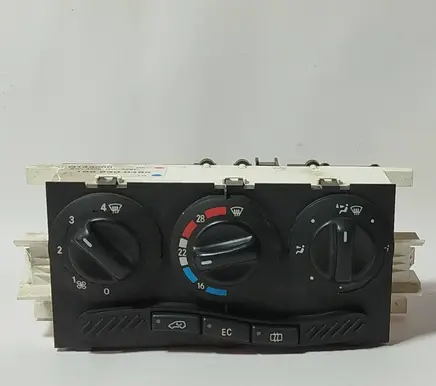 Mercedes-Benz A W168 Climate control unit 1688300485 Q143000 3298HW3997
