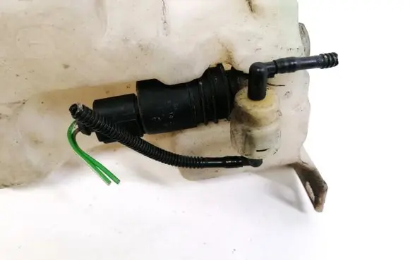 Audi A3 S3 8L Windscreen/windshield washer pump