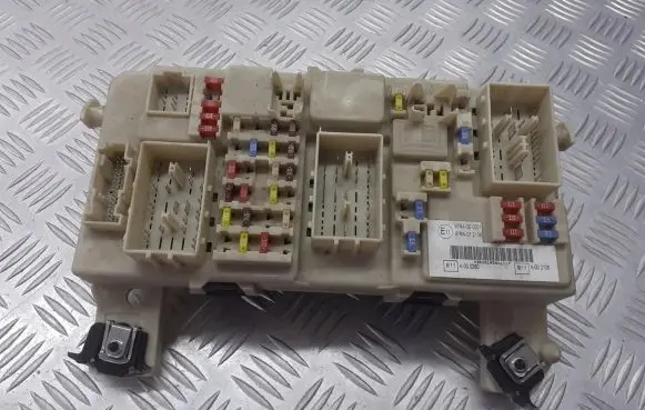 Ford Focus Fuse box set 7M5T-14A073-BB