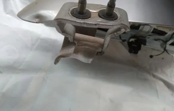 Audi A4 S4 B7 8E 8H Tailgate/trunk/boot hinge
