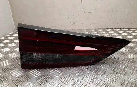 Nissan Qashqai J12 Rear/tail lights KOITO2268F02F