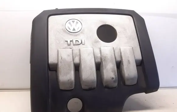 Volkswagen PASSAT B6 Engine cover (trim) 03G103925BP