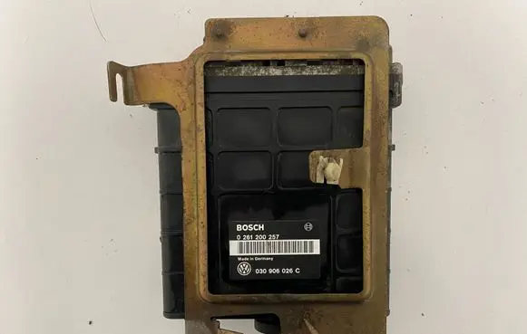 Volkswagen Polo III 6N 6N2 6NF Engine control unit/module 030906026C 0261200257