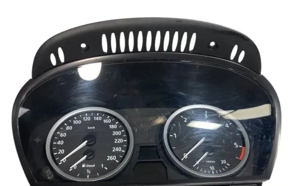 BMW 5 E60 E61 Speedometer (instrument cluster) 6945633 62116945633