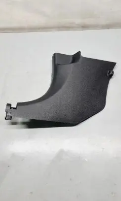 Foot area side trim