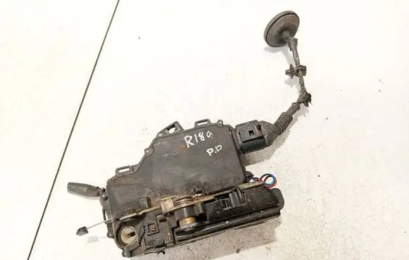 Skoda Superb B5 (3U) Front door lock
