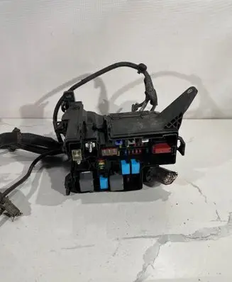 Toyota RAV 4 (XA40) Fuse module 1588