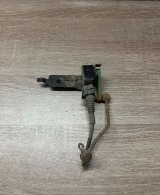 Headlight/headlamp level sensor