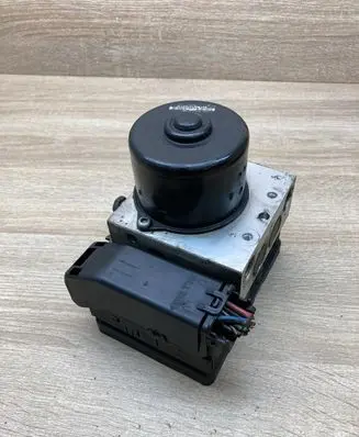 Ford Focus ABS Pump 10092501103 2M512M110EB