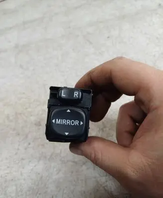 Toyota Corolla Verso E121 Wing mirror switch 183574