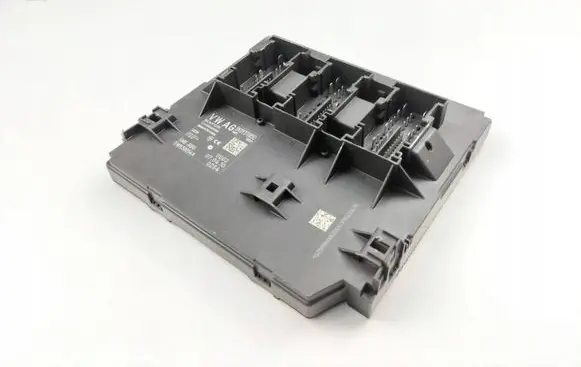 Volkswagen Golf VI Central body control module 5K0937085D