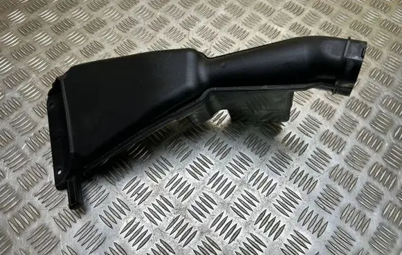 Mitsubishi Lancer Air intake hose/pipe MN135194